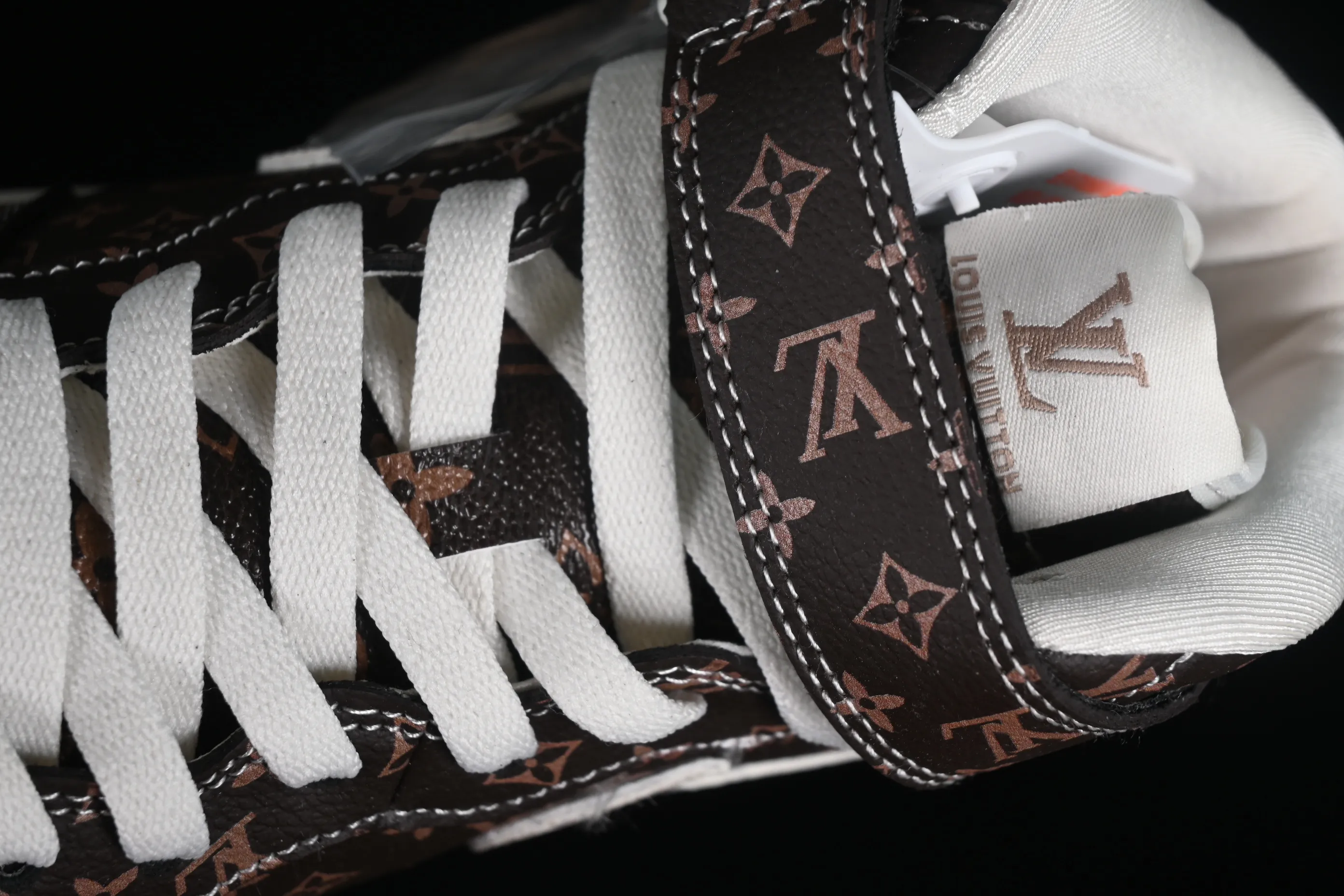 All categories Nk Air Force 1 Air Force series Nk Air Force 1 Mid Air Force mid-top Nk Air Force 1'07 Mid LV joint-classic brown print Air Force 1 mid-top casual sneakers DV0688-200